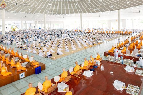 ภาพ No.237966:วันเสาร์ที่ 9 สิงหาคม พ.ศ. 2568 (วันพระ ขึ้น 15 ค่ำ เดือน 9) พิธีบุพเปตพลี ครั้งที่ 168 ร่วมอุทิศบุญแด่หมู่ญาติที่ล่วงลับไปแล้ว และสืบทอดอายุพระพุทธศาสนา ณ หอฉันคุณยายอาจารย์ฯ วัดพระธรรมกาย