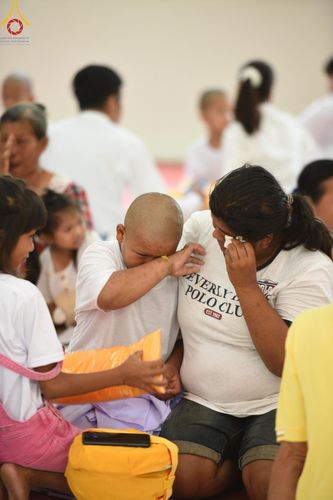 ภาพ No.135581:พิธีขอขมามอบผ้าไตร, พิธีบรรพชาสามเณร ในโครงการบรรพชาสามเณร ฟื้นฟูพระพุทธศาสนาทั่วไทย ณ วัดพระพุทธบาท ราชวรมหาวิหาร อ.พระพุทธบาท จ.สระบุรี วันที่ 6 เมษายน พ.ศ. 2567