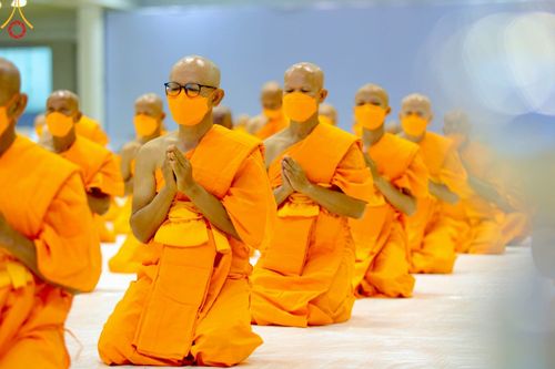 ภาพ No.101673:พิธีขอบรรพชา, พิธีขอสรณคมน์และศีล, พิธีถวายบาตร ในโครงการอุปสมบทหมู่ รุ่นบูชาธรรมมหาปูชนียาจารย์ ณ วัดพระธรรมกาย วันที่ 9 ธันวาคม พ.ศ. 2566