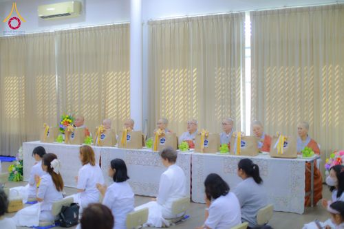 ภาพ No.197568:พิธีถวายสังฆทานคณะสงฆ์ 2 นิกายเชื่อมสัมพันธ์ไทย-เกาหลี วันอาทิตย์ที่ 5 มกราคม พ.ศ. 2568 ณ อาคารชมรมภาวนารักษ์ วัดพระธรรมกาย อำเภอคลองหลวง จังหวัดปทุมธานี