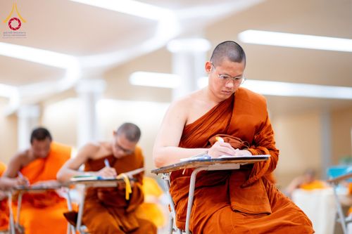 ภาพ No.161261:พิธีสอบธรรมสนามหลวงนักธรรมชั้นตรี วันที่ 11-14 ตุลาคม พ.ศ. 2567 ณ สนามสอบวัดพระธรรมกาย อ.คลองหลวง จ.ปทุมธานี