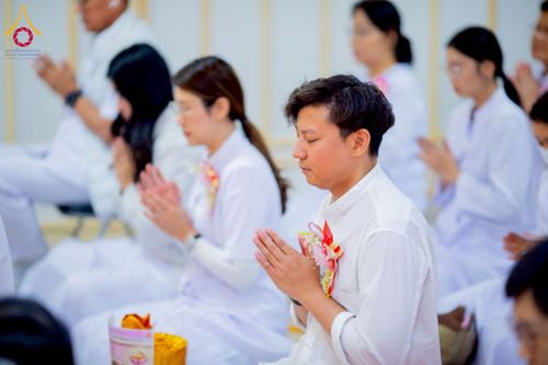 ภาพ No.221300:วันศุกร์ที่ 25 เมษายน พ.ศ. 2568 พิธีอัญเชิญรูปเหมือนพระมงคลเทพมุนี (สด จนฺทสโร) พระผู้ปราบมาร พิธีทอดผ้าป่าสามัคคี 25 ปี พิธีถวายสังฆทาน 15 วัด แด่เจ้าอาวาสภาคพื้นเอเชีย และแอฟริกา ในวาระครบ 25 ปี วัดพระธรรมกายโอซาก้า ประเทศญี่ปุ่น