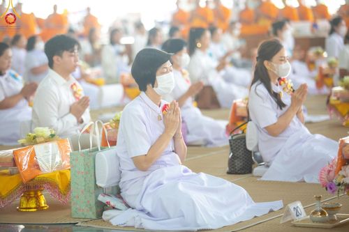 ภาพ No.205693:พิธีสวดพระพุทธมนต์ และถวายภัตตาหารเมนูสวรรค์แด่พระภิกษุ สามเณร วันจันทร์ที่ 3 กุมภาพันธ์ พ.ศ. 2568 ณ หอฉันคุณยายอาจารย์ฯ วัดพระธรรมกาย
