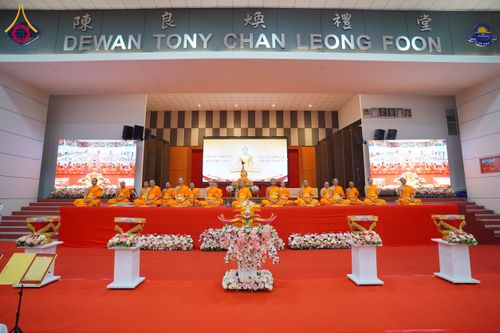 ภาพ No.173792:พิธีทอดกฐิน ศูนย์ปฏิบัติธรรม "ธรรมโยธิน" วัดแก้วธรรมชัยมาเลเซีย วันที่ 27 ตุลาคม พ.ศ. 2567