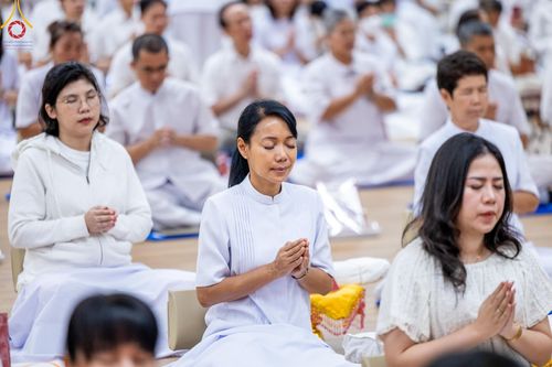 ภาพ No.138812:พิธีถวายกองทุนสนับสนุน การสร้างพระไตรปิฎกฉบับธรรมชัย และอนุรักษ์คัมภีร์ใบลาน น้อมบูชาธรรมหลวงพ่อธัมมชโย 80 ปี ณ ห้องแก้วสารพัดนึก 2 วัดพระธรรมกาย วันเสาร์ที่ 1 มิถุนายน พศ. 2567