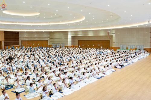 ภาพ No.242251:วันที่ ๒๙ - ๓๑ สิงหาคม พ.ศ. ๒๕๖๘ สัมมนารวมใจผู้นำบุญ บูชาธรรม ๘๑ ปี  หลวงพ่อธัมมชโย รุ่นที่ ๒ กฐินสามัคคีทั่วไทย ๓๐,๐๐๐ วัด โครงการอุปสมบทบูชาธรรมมหาปูชนียาจารย์  ๓,๐๐๐ รูป