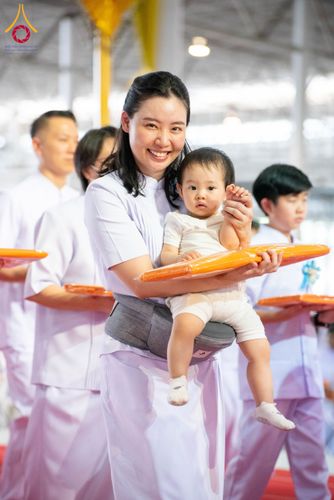 ภาพ No.134315:พิธีทอดผ้าป่าสมทบ มหาสังฆทาน 10,000 วัด ทั่วไทย วันอาทิตย์ต้นเดือนที่ 7 เมษายน พ.ศ.2567 ณ ห้องแก้วสารพัดนึก 1 สภาธรรมกายสากล  วัดพระธรรมกาย จ.ปทุมธานี