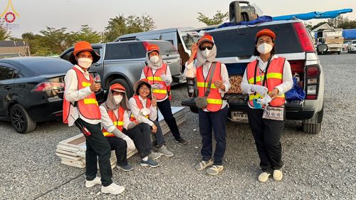 ภาพ No.116963:V.16 เป็นทีม การเตรียมงาน เก็บงาน การรับบุญของเจ้าหน้าที่หน่วยงานต่างๆ เพื่อโครงการธรรมยาตรา กตัญญูบูชามหาปูชนียาจารย์ พระมงคลเทพมุนี (สด จนฺทสโร) พระผู้ปราบมาร อนุสรณ์สถาน 7 แห่ง ปีที่ 12 ระหว่างวันที่ 2 - 31 มกราคม พ.ศ. 2567