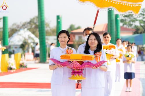 ภาพ No.121137:พิธีทอดผ้าป่า โครงสร้างหลังคา เสาคู่ค้ำฟ้ามหามงคล เพื่อสถาปนาอาคาร 80 ปี หลวงพ่อธัมมชโย ณ ศูนย์ปฏิบัติธรรมวิหารแดง ต.เจริญธรรม อ.วิหารแดง จ.สระบุรี วันที่ 27 มกราคม พ.ศ. 2567