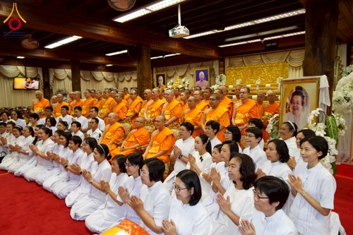 ภาพ No.270800:วันที่ 18 พฤศจิกายน พ.ศ. 2568 วัดพระธรรมกาย เป็นเจ้าภาพบำเพ็ญกุศล  คุณยายอาจารย์ ดร.ตรีธา เนียมขำ  อดีตนายกสมาคมศิษย์หลวงพ่อวัดปากน้ำ ณ ศาลาสตมานุสรณ์ (ศาลาเรือนไทย) วัดปากน้ำ  พระอารามหลวง เขตภาษีเจริญ กรุงเทพมหานคร