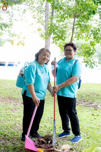 ภาพ No.145967:ชมรมจิตอาสาอนุรักษ์สิ่งแวดล้อม รับบุญทำความสะอาดบริเวณโบสถ์พระไตรปิฎก วัดพระธรรมกาย จ.ปทุมธานี วันที่ 25 กรกฎาคม พ.ศ. 2567