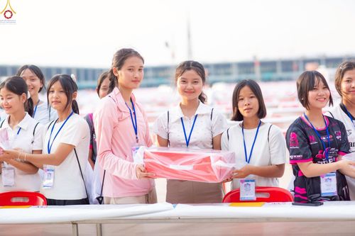 ภาพ No.225067:วันที่ 20 - 27 เมษายน พ.ศ. 2568 "ภาพแห่งความปลื้มที่ไม่มีวันจบ" คณะสงฆ์สามเณร เจ้าหน้าที่ และสาธุชน ร่วมแรงร่วมใจกันเตรียมงานและเก็บงาน เพื่อวันคุ้มครองโลก พิธีถวายมหาสังฆทานคณะสงฆ์ 40,000 กว่าวัดทั่วประเทศ