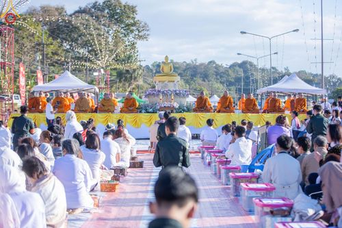 ภาพ No.187160:พิธีตักบาตรพระ ๕๐๐ รูป "สร้างบุญใหญ่ ส่งท้ายปีเก่า ต้อนรับปีใหม่ ๒๕๖๘" วันเสาร์ที่ ๒๘ ธันวาคม พ.ศ. ๒๕๖๗ ณ ถนนหน้าที่ว่าการอำเภอภูเรือ จังหวัดเลย