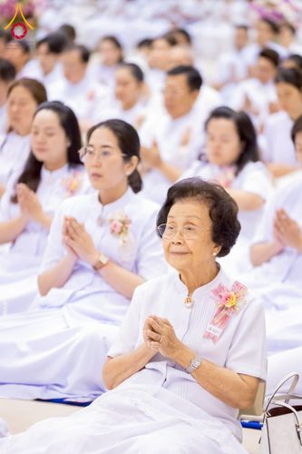 ภาพ No.215719:วันอาทิตย์ต้นเดือนที่ 6 เมษายน พ.ศ. 2568 พิธีทอดผ้าป่าสมทบ เพื่องานถวายมหาสังฆทาน 40,000 กว่าวัดทั่วประเทศ ณ สภาธรรมกายสากล วัดพระธรรมกาย