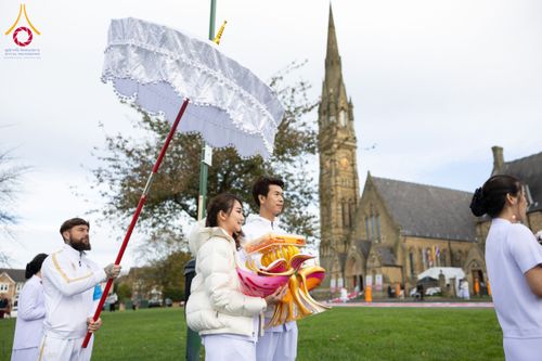 ภาพ No.173119:พิธีกฐินปุญญรังสีเศรษฐี ณ วัดพระธรรมกายนิวคาสเซิล สหราชอาณาจักร วันอาทิตย์ที่ 27 ตุลาคม พ.ศ. 2567