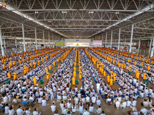 ภาพ No.227881:วันอาทิตย์ที่ 1 มิถุนายน พ.ศ. 2568 พิธีตักบาตร , พิธีบูชาข้าวพระ ณ วัดพระธรรมกาย จ.ปทุมธานี