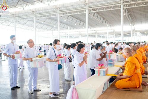 ภาพ No.102405:พิธีถวายอุปกรณ์ทำความสะอาด ณ บ้านแก้วเรือนทองคุณยายอาจารย์ฯ วัดพระธรรมกาย วันเสาร์ที่ 16 ธันวาคม พ.ศ. 2566