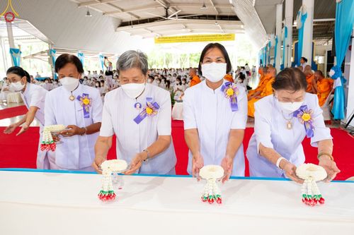 ภาพ No.85020:พิธีเจริญพระพุทธมนต์และพิธีสักการะ รูปเหมือนพระมงคลเทพมุนี (สด จนฺทสโร) ในวันที่ 5 สิงหาคม พ.ศ. 2566 ณ วัดพระธรรมกาย จ.ปทุมธานี เพื่ออัญเชิญประดิษฐาน  ณ วิหารพระมงคลเทพุนี (สด จนฺทสโร) ศูนย์ปฏิบัติธรรมภาคใต้ อ.บางกล่ำ จ.สงขลา
