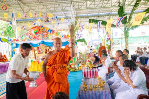 ภาพ No.165422:พิธีทอดกฐิน ณ วัดพุทธิสารโนนทอง อ.คอนสวรรค์ จ.ชัยภูมิ ในโครงการกฐินสามัคคีทั่วไทย 30,000 วัด บูชาธรรม 80 ปี หลวงพ่อธัมมชโย โดยคณะศิษยานุศิษย์วัดพระธรรมกาย วันที่ 21 ตุลาคม พ.ศ. 2567