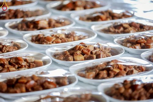 ภาพ No.219415:วันอังคารที่ 22 เมษายน พ.ศ. 2568 พิธีมอบปัจจัยช่วยเหลือครู 4 จังหวัดชายแดนภาคใต้ , พิธีกล่าวคำถวายอุปกรณ์ เพื่อเตรียมการต้อนรับคณะสงฆ์ฯ , พิธีกล่าวคำถวายภัตตาหารเป็นสังฆทาน , คณะสงฆ์ฉันภัตตาหารเพล  เนื่องในวันคุ้มครองโลก พิธีถวายมหาสังฆทานแด่คณะสงฆ์