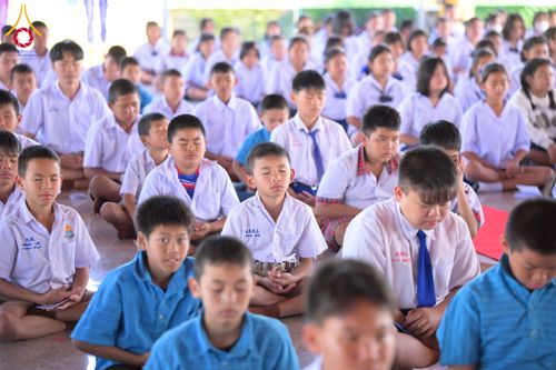 ภาพ No.274873:วันที่ 28 พฤศจิกายน พ.ศ. 2568 รวมพลังเด็กดี V-Star ผู้นำฟื้นฟูศีลธรรมโลก ประจำปี 2568 จังหวัดอุบลราชธานี ณ วัดป่าอุบลแก้ว อ.วารินชำราบ จ.อุบลราชธานี