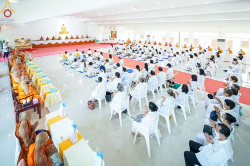 ภาพ No.142376:พิธีทอดผ้าป่าเพื่องานพระพุทธศาสนา , พิธีเจริญพระพุทธมนต์ , พิธีถวายสังฆทานแด่คณะสงฆ์ น้อมบูชาธรรม 80 ปี หลวงพ่อธัมมชโย และครบรอบ 12 ปี ธรรมอุทยานบ้านแป้ง อำเภอพรหมบุรี จังหวัดสิงห์บุรี ในวันเสาร์ที่ 22 มิถุนายน พ.ศ. 2567