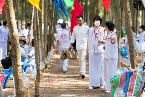 ภาพ No.107656:V.4 ทุ่มใจ การเตรียมงาน เก็บงาน การรับบุญของเจ้าหน้าที่หน่วยงานต่างๆ เพื่อโครงการธรรมยาตรา กตัญญูบูชามหาปูชนียาจารย์ พระมงคลเทพมุนี (สด จนฺทสโร) พระผู้ปราบมาร อนุสรณ์สถาน 7 แห่ง ปีที่ 12 ระหว่างวันที่ 2 - 31 มกราคม พ.ศ.2567