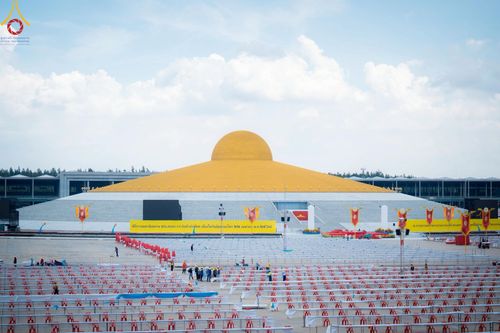 ภาพ No.219085:วันที่ 19-21 เมษายน พ.ศ. 2568 การเตรียมงานในลานธรรม , วิหารคด เพื่องานวันคุ้มครองโลก 22 เมษายน พ.ศ. 2568