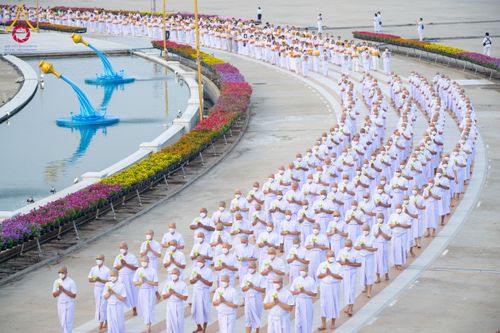 ภาพ No.63152:โครงการอุปสมบทหมู่ บูชาธรรมหลวงพ่อธัมมชโย พ.ศ.2567 ณ ลานธรรม พระมหาธรรมกายเจดีย์ วัดพระธรรมกาย วันที่ 13 เมษายน พ.ศ.2567