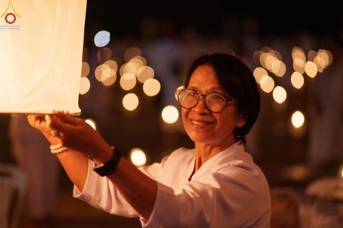 ภาพ No.175958:พิธีจุดประทีปโคมลาน, โคมลอยและลอยกระทง ถวายประทีปเป็นพุทธบูชา สร้างความสว่างไสวให้กับแผ่นดินด้วยแสงธรรม วันที่ 15 พฤศจิกายน พ.ศ. 2567 ณ พุทธอุทยานนานาชาติ อ.โพนพิสัย จ.หนองคาย