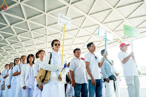 ภาพ No.221571:วันอังคารที่ 22 เมษายน พ.ศ. 2568 ภาพพิธีถวายมหาสังฆทานคณะสงฆ์ 40,000 กว่าวัดทั่วประเทศ เนื่องในวันคุ้มครองโลก ชุดที่ 2 (ปลื้มให้สมการรอคอย) ณ ลานธรรมพระมหาธรรมกายเจดีย์ วัดพระธรรมกาย