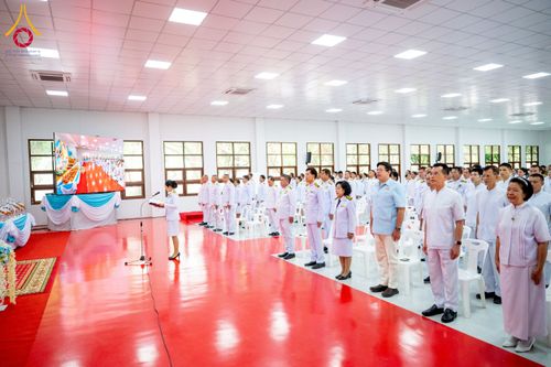 ภาพ No.237741:พิธีถวายเครื่องราชสักการะและวางพานพุ่ม และพิธีจุดเทียนถวายพระพรชัยมงคล เนื่องในโอกาสวันเฉลิมพระชนมพรรษา สมเด็จพระนางเจ้าสิริกิติ์ พระบรมราชินีนาถ พระบรมราชชนนีพันปีหลวง วันอังคารที่ 12 สิงหาคม พ.ศ. 2568  ณ อาคารปลูกศรัทธา 2 วัดพระธรรมกาย