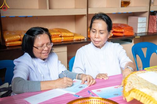 ภาพ No.92720:พิธีทอดกฐินวัดศรีวรรณวนาราม จ.ปทุมธานี และพิธีอัญเชิญพระสารีริกธาตุ วันที่ 4 พฤศจิกายน พ.ศ. 2566