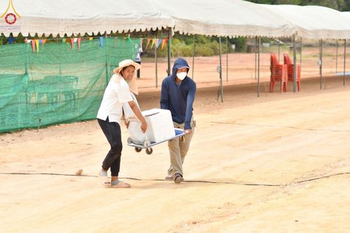 ภาพ No.128648:V.33 รวมพลังเพื่อบางกล่ำ การเตรียมงานของเจ้าหน้าที่หน่วยงานต่างๆ เพื่องานธรรมยาตราอัญเชิญพระบรมสารีริกธาตุ ประดิษฐาน ณ มหารัตนเจดีย์สิริปทุมสวรรค์ (เจดีย์อริยพุทธะ 5 พระองค์) ศูนย์ปฏิบัติธรรมภาคใต้ อ.บางกล่ำ จ.สงขลา ระหว่างวันที่ 9-10 มีนาคม พ.ศ. 2567