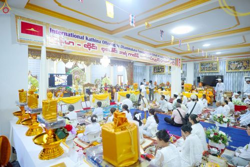 ภาพ No.261483:วันที่ 26 ตุลาคม พ.ศ. 2568 พิธีทอดกฐินสามัคคีไทย-เมียนมา บูชาธรรมอายุวัฒนมงคล 81 ปี หลวงพ่อธมฺมชโย ณ วัดมินจาวน์ ประเทศสาธารณรัฐแห่งสหภาพเมียนมา 