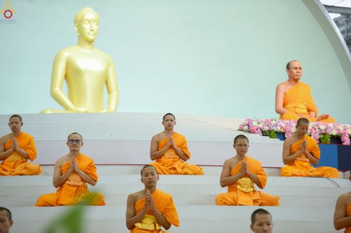 ภาพ No.236072:วันที่ 3 สิงหาคม พ.ศ. 2568 พิธีบูชาข้าวพระ ณ สภาธรรมกายสากล วัดพระธรรมกาย