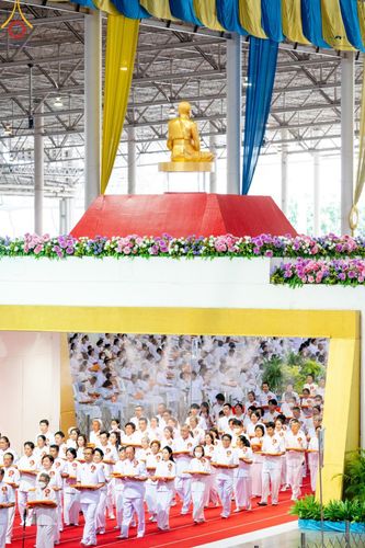 ภาพ No.160134:พิธีทอดผ้าป่าสมทบกฐินวัดพระธรรมกาย และสมทบกฐิน 30,000 วัดทั่วไทย ครั้งที่ 3 ณ สภาธรรมกายสากล วัดพระธรรมกาย วันพฤหัสบดีที่ 10 ตุลาคม พ.ศ. 2567