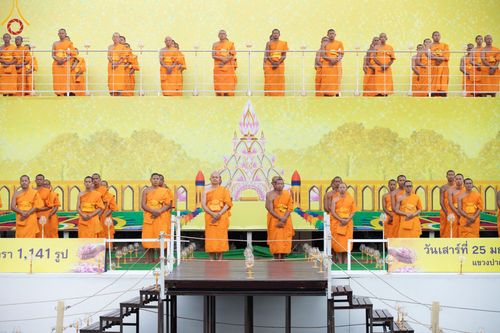 ภาพ No.201582:พิธีจุดประทีปถวายเป็นพุทธบูชา และบูชาธรรมมหาปูชนียาจารย์ ณ อาคารธรรมยาตรา กตัญญูบูชามหาปูชนียาจารย์ ตรงข้ามวัดปากน้ำภาษีเจริญ จ.กรุงเทพมหานคร ในโครงการธรรมยาตรา กตัญญูบูชา มหาปูชนียาจารย์ พระมงคลเทพมุนี(สด จนฺทสโร) พระผู้ปราบมาร อนุสรณ์สถาน 7 แห่ง