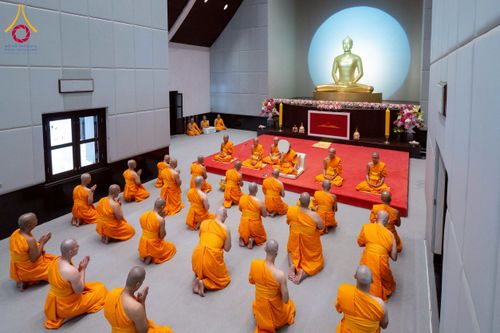 ภาพ No.244796:วันเสาร์ที่ 6 กันยายน พ.ศ. 2568 พิธีถวายบาตร บรรพชา อุปสมบทของนาคธรรมทายาท โครงการอุปสมบทหมู่บูชาธรรมครบรอบ 108 ปี  วันครูผู้ค้นพบวิชชาธรรมกาย ณ โบสถ์พระไตรปิฎก วัดพระธรรมกาย