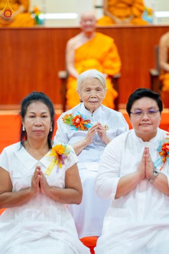 ภาพ No.87108:พิธีทักษิณานุปทานแด่บรรพชนตระกูลผ่องสวัสดิ์ และหมู่ญาติที่ล่วงลับไปแล้ว ณ มหาเจดีย์ทัตตชีโว ศูนย์อบรมเยาวชนกาญจนบุรี วันที่ 31 สิงหาคม พ.ศ. 2566