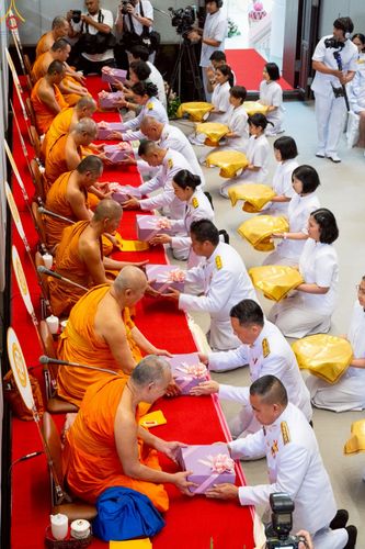 ภาพ No.230948:วันอังคารที่ 1 กรกฎาคม พ.ศ. 2568 ผู้ว่าราชการจังหวัดปทุมธานี เป็นประธานพิธีต้อนรับ สัญญาบัตร พัดยศ พระครูสัญญาบัตรสายต่างประเทศ วัดพระธรรมกาย ประจำปี พ.ศ. 2568 จำนวน 19 รูป