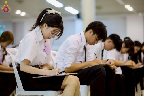 ภาพ No.273308:วันที่ 23 พฤศจิกายน พ.ศ. 2568 การสอบตอบปัญหาธรรมะ ทางก้าวหน้า "ระดับอุดมศึกษา" ณ ห้องแก้วสารพัดนึก 1 สภาธรรมกายสากล วัดพระธรรมกาย จ.ปทุมธานี