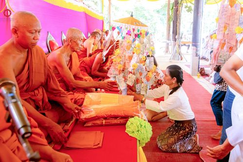 ภาพ No.171167:พิธีทอดกฐิน ณ วัดบ้านหัวนา อ.สนามชัยเขต จ.ฉะเชิงเทรา ในโครงการกฐินสามัคคีทั่วไทย 30,000 วัด บูชาธรรม 80 ปี หลวงพ่อธัมมชโย โดยคณะศิษยานุศิษย์วัดพระธรรมกาย วันที่ 27 ตุลาคม พ.ศ. 2567