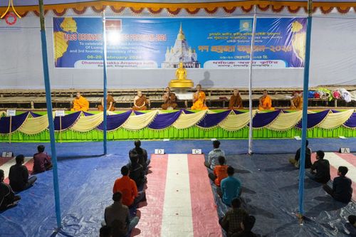 ภาพ No.127607:Photo Story ปฐมบรรพชาชาวพุทธมาร์มา Episode 2/5 วันที่ 6-7 กุมภาพันธ์ พ.ศ. 2567  โครงการบรรพชาครั้งประวัติศาสตร์ แห่งเทือกเขาจิตตะกอง  ครั้งแรกของชาวพุทธมาร์มา บังกลาเทศ บูชาธรรม 80 ปีหลวงพ่อธัมมชโย ณ วัดธัมจักร อรัญกุฏิ เมืองรัมการ์ คาร์กาชารี บังกลาเทศ