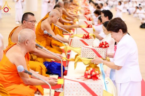 ภาพ No.232524:วันอาทิตย์ที่ 6 กรกฏาคม พ.ศ. 2568 พิธีมุทิตาสักการะพระครูสัญญาบัตร ปีพุทธศักราช 2568 ณ ห้องแก้วสารพัดนึก2 สภาธรรมกายสากล วัดพระธรรมกาย