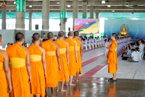 ภาพ No.228528:วันเสาร์ที่ 7 มิถุนายน พ.ศ. 2568 พิธีปลงผมโครงการอุปสมบทหมู่ธรรมทายาท ระดับอุดมศึกษา รุ่นที่ 52 ภาคฤดูฝน ณ วิหารคด 9 วัดพระธรรมกาย