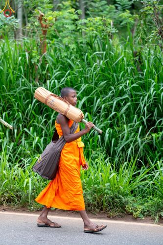 ภาพ No.140695:PhotoStory มหาศรัทธา ธรรมยาตราศรีลังกา EP.4 โครงการสยาม-ลังกา ธรรมยาตรา ฉลองเทศกาลวิสาขบูชาแห่งชาติ ศรีลังกา  บูชาธรรม 80 ปีหลวงพ่อธัมมชโย เส้นทางจาก เมืองดัมบูลลา ไปยัง เมืองมาตะเล  ตั้งแต่วันที่ 17-20 พฤษภาคม พ.ศ. 2567