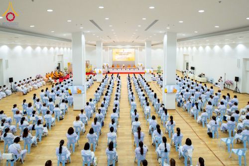 ภาพ No.221871:โครงการปฏิบัติธรรมอบรมศีลธรรม “บวชอุบาสิกาแก้ว” ถวายเป็นพระราชกุศลแด่พระบาทสมเด็จพระเจ้าอยู่หัว เนื่องในโอกาสมหามงคล “วันฉัตรมงคล”  ระหว่างวันที่ 2 – 4 พฤษภาคม 2568  ณ อาคาร 115 ปี คุณยายอาจารย์ฯ