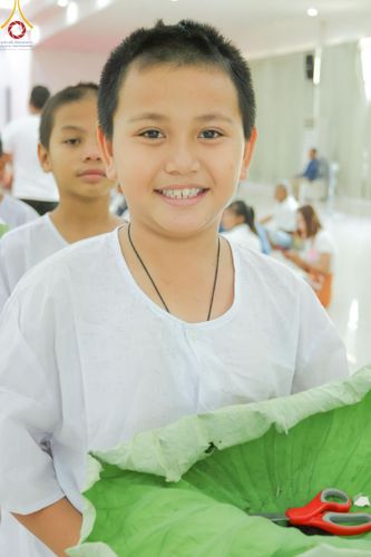 ภาพ No.216198:วันเสาร์ที่ 5 เมษายน พ.ศ. 2568 พิธีตัดปอยผม พิธีขอขมาผู้ปกครอง พิธีขอขมามอบผ้าไตร พิธีบรรพชา พิธีถวายบาตรสามเณร ณ ศูนย์ปฏิบัติธรรมและศูนย์อบรมเยาวชนเพชรบุรี ต.ท่าแลง อ.ท่ายาง จ.เพชรบุรี