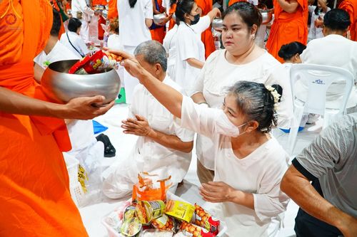 ภาพ No.140855:พิธีตักบาตรพระ 500 รูป ปีที่ 9 ณ ธุดงคสถานล้านนา อำเภอสันทราย จังหวัดเชียงใหม่ วันอาทิตย์ที่ 9 มิถุนายน พ.ศ. 2567